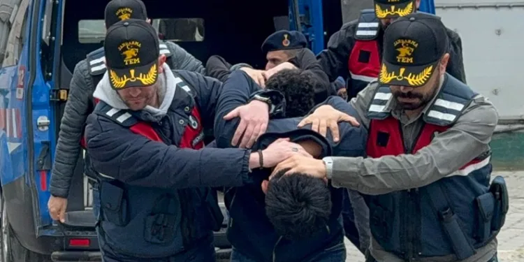 Tik Tok canlı yayınında terör propagandası yapan inşaat işçilerine adli kontrol