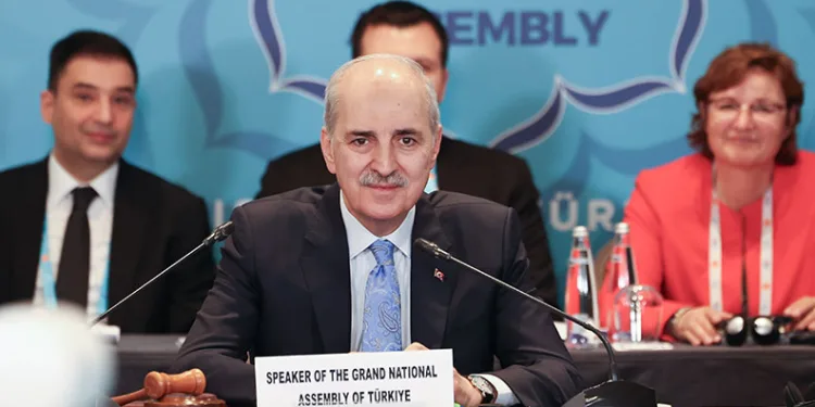 “Adaletsizliğe ve çatışmalara karşı sesimizi yükseltmek gelecek nesillere karşı sorumluluğumuzdur”
