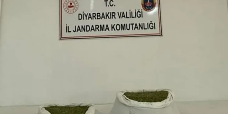 Diyarbakır’da 14 buçuk kilo uyuşturucu ele geçirildi