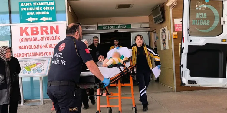 Bursa’da üzerine kaynar su dökülen bebek ağır yaralandı