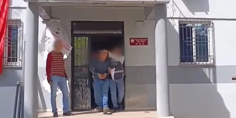 Bursa’da aranması olan 3 şahıs yakalandı