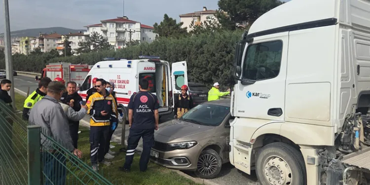Önüne kattığı otomobili sürükledi