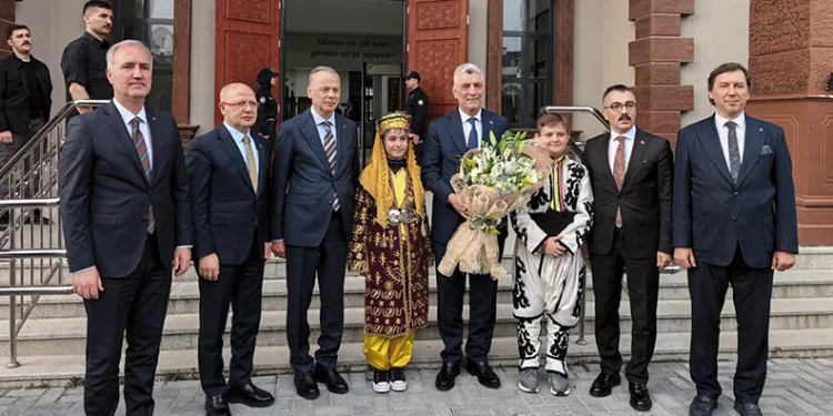 Bakan Bolat’tan İnegöl ziyareti