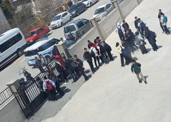 Gaziantep’te lise önünde kurusıkı tabancalı saldırı paniği