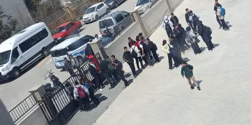 Gaziantep’te lise önünde kurusıkı tabancalı saldırı paniği