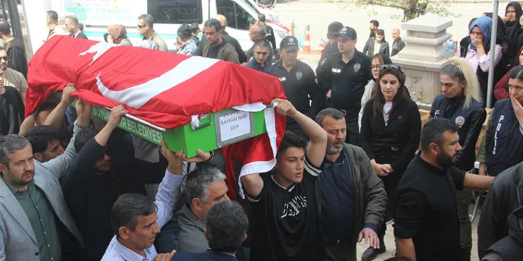 Saldırıda ölen 4 öğrenci gözyaşları içerisinde uğurlandı