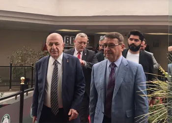 Ümit Özdağ’dan Bursa’da ekonomi ve hukuk vurgusu