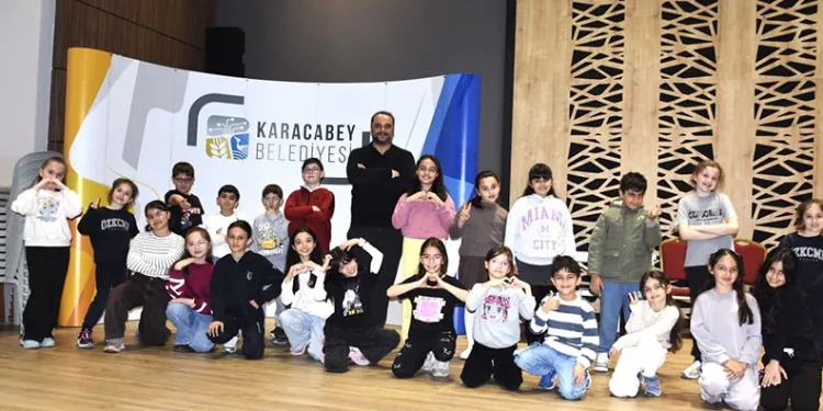 Karacabey Belediyesi çocuk tiyatro ekibi kuruldu