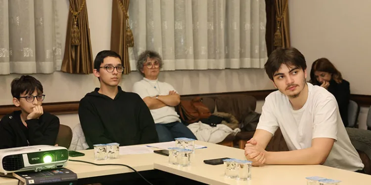 Gençler Osmangazi’nin Işığında Doğru Bilginin İzini Sürüyor