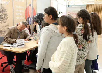  Osmangazi’de Yazarlar Kitapseverlerle Bir Araya Geliyor