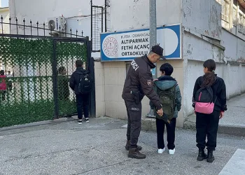 Bursa’da her okula bekçi ve polis görevlendirildi