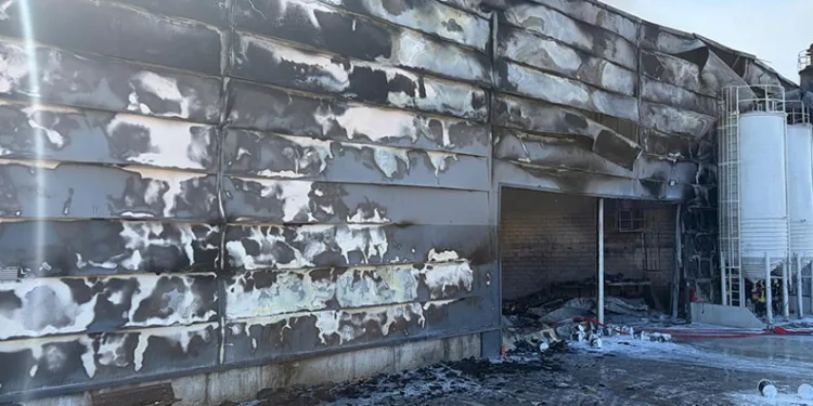 Ankara’da boya fabrikasında yangın