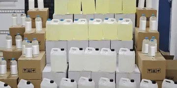 Burdur’da ruhsatsız silah ve kaçak alkol operasyonu