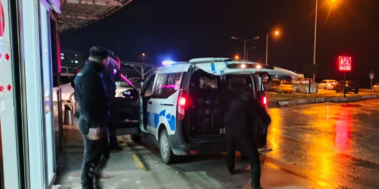 Bafra’da bıçaklı kavga: 5 tutuklama