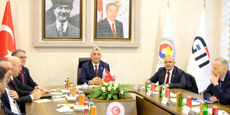 “İran’a açılan kapılarda sorun yok”