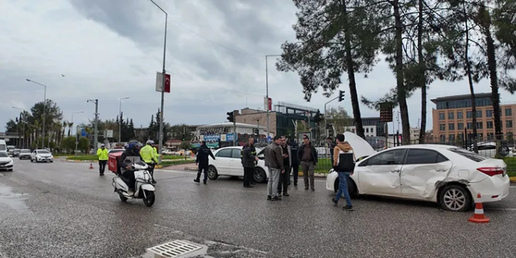 Adıyaman’da dört araç bir birine girdi