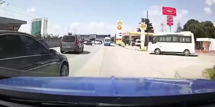 Bursa’da makas atan sürücü kazaya davetiye çıkardı