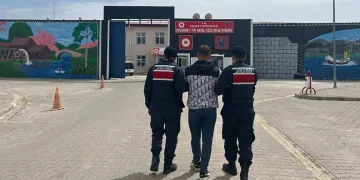 Jandarma çeşitli suçlardan aranan 45 kişiyi yakaladı