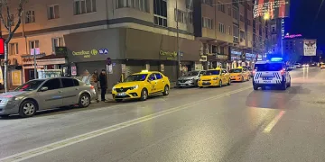 ‘Yan bakma’ kavgasında bıçaklanan 1 kişi ağrı yaralandı