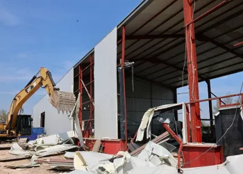 Nilüfer’de 2 günde 4 yıkım