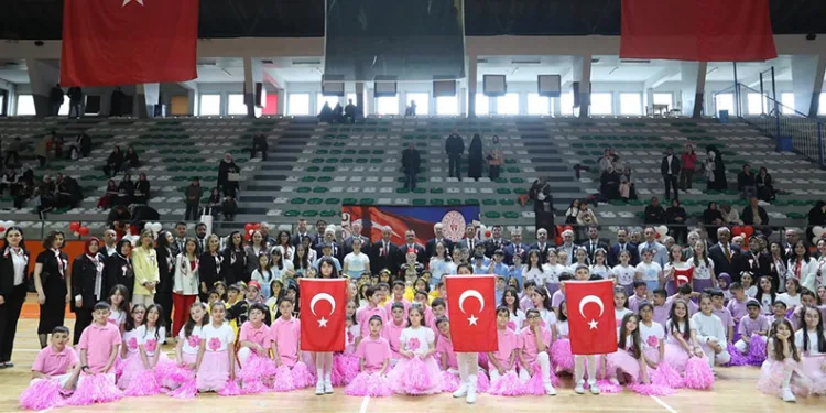 İnegöl’de 23 Nisan coşkuyla kutlandı