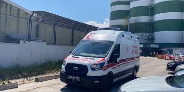 12. kattan düşen işçi ağır yaralandı