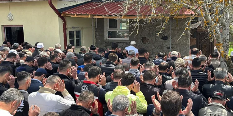 Bolu’da annesinin öldürdüğü 2 aylık Ela bebek son yolculuğuna uğurlandı