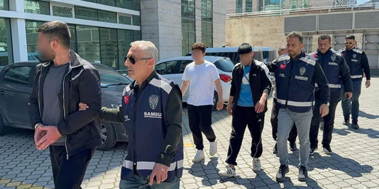 Bodrum katta dehşet: Konuşmak için çağırdıkları genci darp edip gasp ettiler