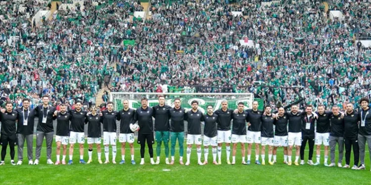 Bursaspor şampiyonluğunu kutluyor!