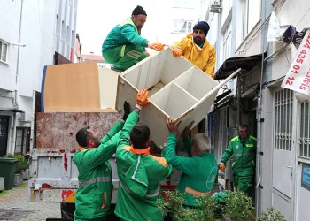 Osmangazi’de çöp eve müdahale
