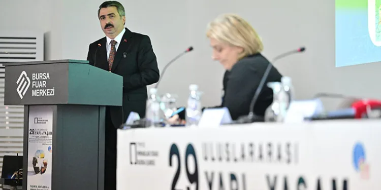 Yıldırım geleceği inşa ediyor