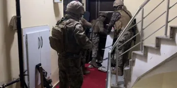 Tefecilere şafak operasyonu: Evden servet çıktı