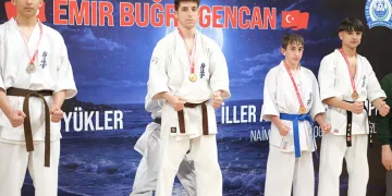 Yıldırımlı karatecilerden madalya yağmuru