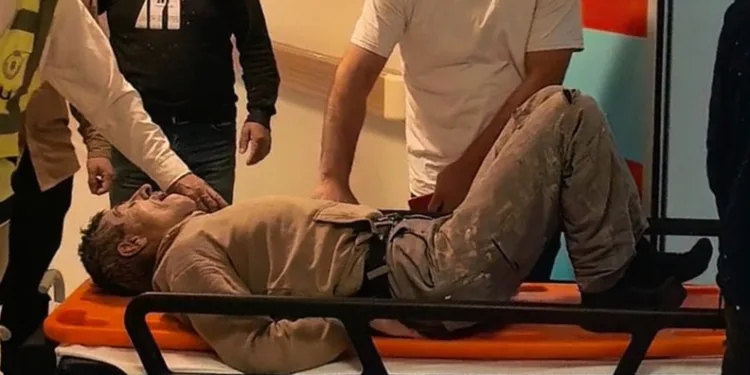 Duvardan düşen işçi yaralandı