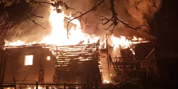 Sinop’ta yangın: 2 katlı ev, ahır, ambar kül oldu