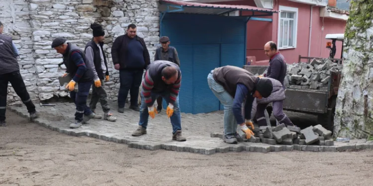 Kakkalan Mahallesi’nde yollar baştan sona yenilendi