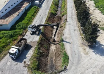 Akhisar’da 5 kilometrelik dere hattı temizleniyor