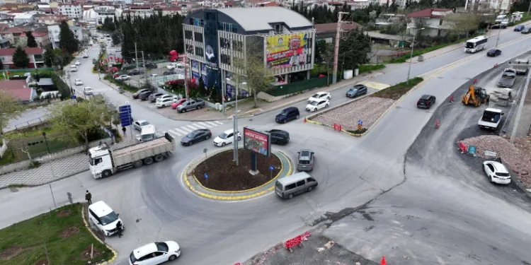 Darıca trafiğini rahatlatacak adım: Tuzla-Battalgazi kesişiminde kavşak çalışması başladı