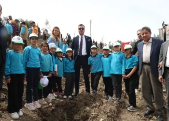 Akdam’da 1000 fidan toprakla buluştu