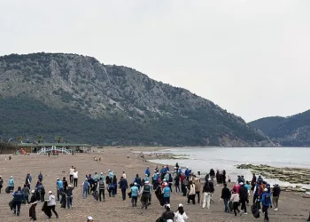 Muğla Büyükşehir’den sahillerde temizlik seferberliği