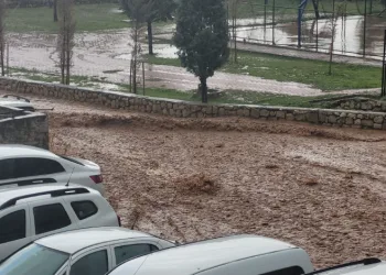 Silvan’ı sel vurdu
