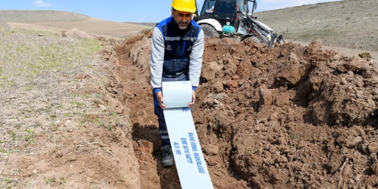 Arguvan Gümüşlü’ye bin 500 metrelik içme suyu hattı
