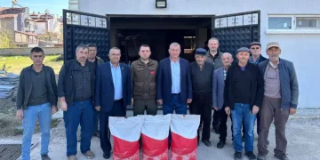 Üreticilere hibe destekli ayçiçeği tohumu dağıtıldı