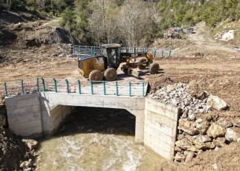 Kahramanmaraş’ta yol ve köprü yatırımları sürüyor