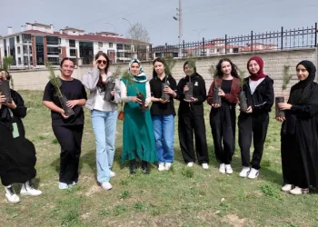 Kütahya’da öğrencilerden doğaya anlamlı katkı