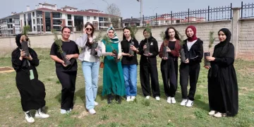 Kütahya’da öğrencilerden doğaya anlamlı katkı