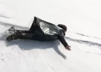 Nisan ayında çöp poşetiyle kaydılar, o anları kayda aldılar