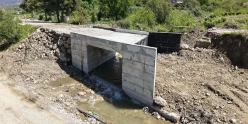 Andırın’da 5 mahalleye ulaşım sağlayan köprü menfezde sona gelindi