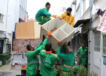 Osmangazi’de çöp eve müdahale