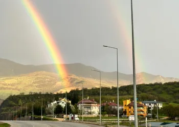 Tunceli’de gökkuşağı görsel şölen sundu